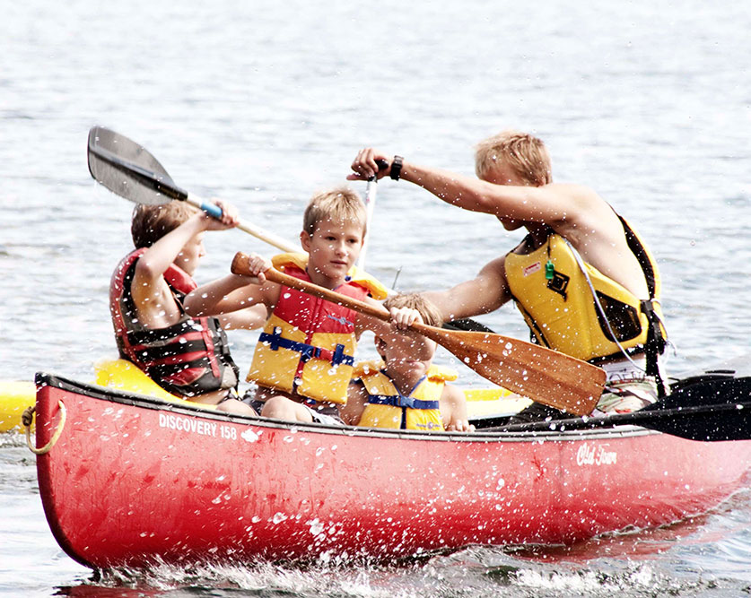 Canoeing at Iawah Summer Camp